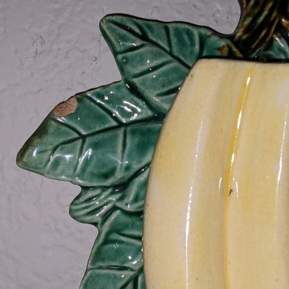 Vintage McCoy Bananas Wall Pocket circa 1952 - Picture 4 of 6